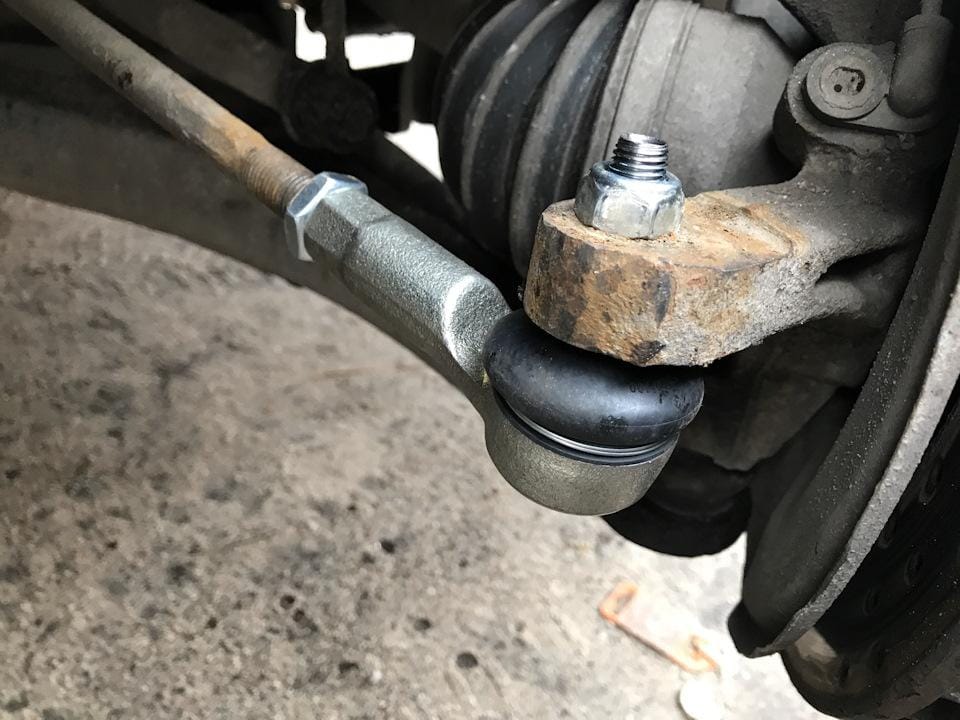 Замена рулевых наконечников